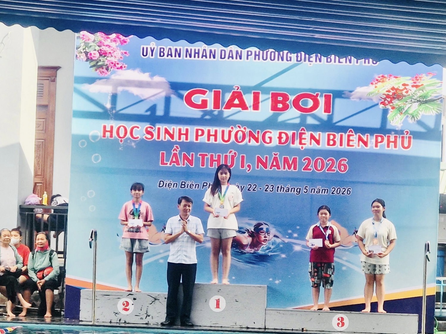 Trường THCS Trần Can tham gia giải bơi học sinh phường Điện Biên Phủ lần thứ i năm 2026 và đạt thành tích ấn tượng
