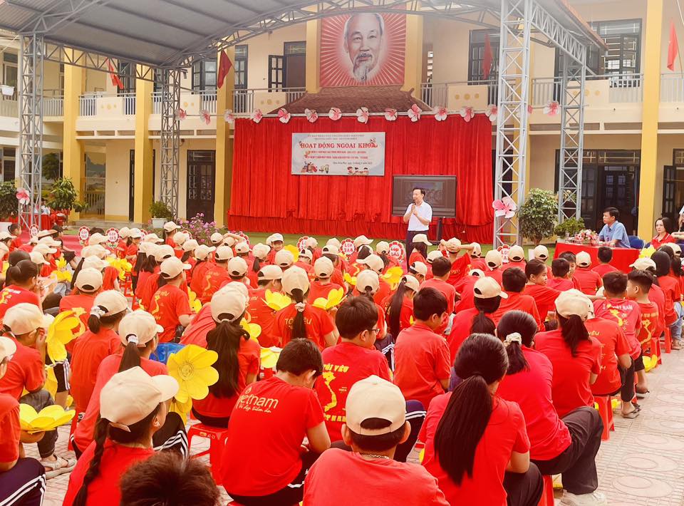 Trường THCS Trần Can tuyên truyền tuyển sinh tại trường tiểu học Tô Vĩnh Diện