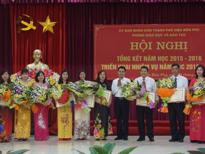 hoi-nghi-tk-nam-hoc-15-16-trien-khai-nhiem-vu-16-17.jpg