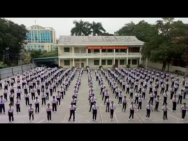 Hoạt động tập thể đầu giờ chào mừng Ngày Nhà giáo Việt Nam 20/11